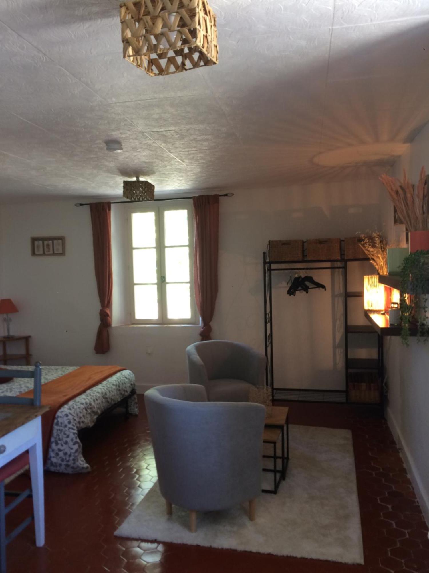 Au Coeur Du Village Provencal Tourtour Extérieur photo